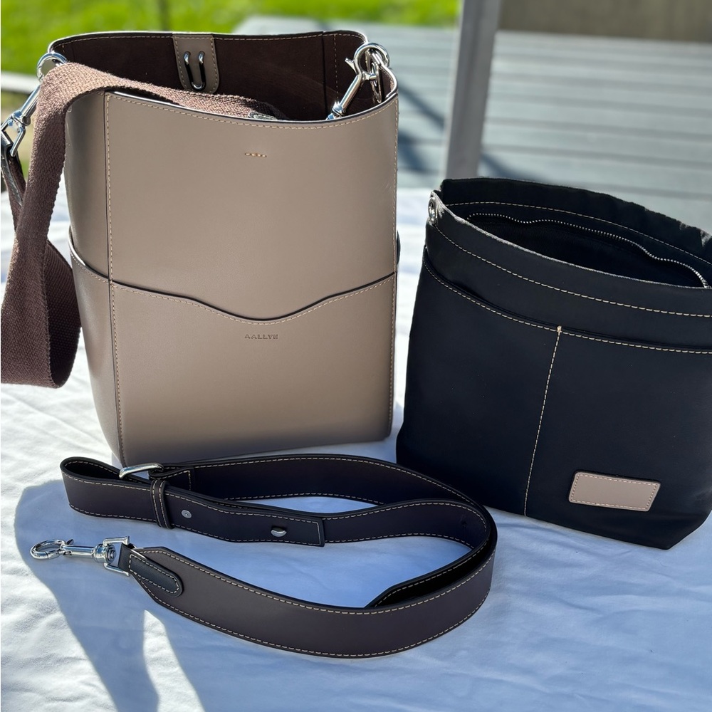 AALLYN Leather Jordan Bucket Bag